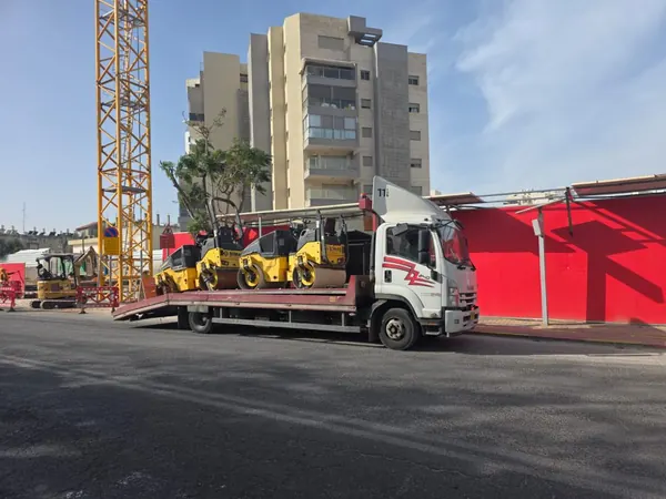 משאית גרר בשטח