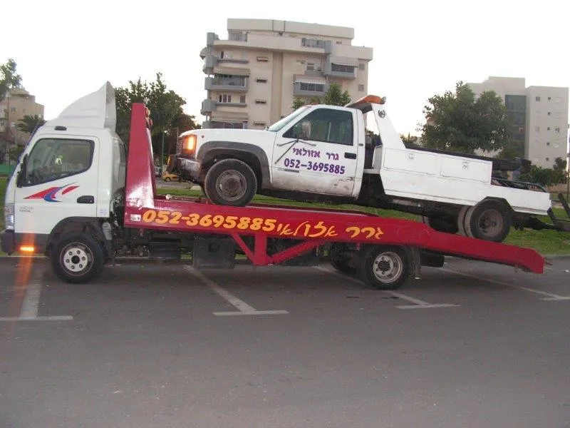 גרר אזולאי | שירותי גרירה וחילוץ 24/7 במרכז | חילוץ שטח ורכב כבד